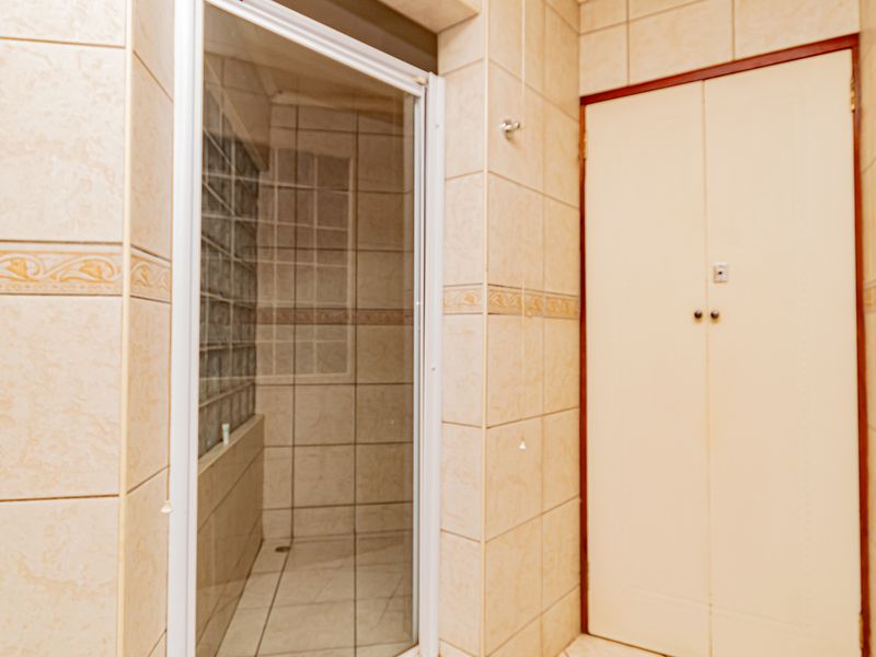 Charming, fully furnished garden cottage. - Photo 8