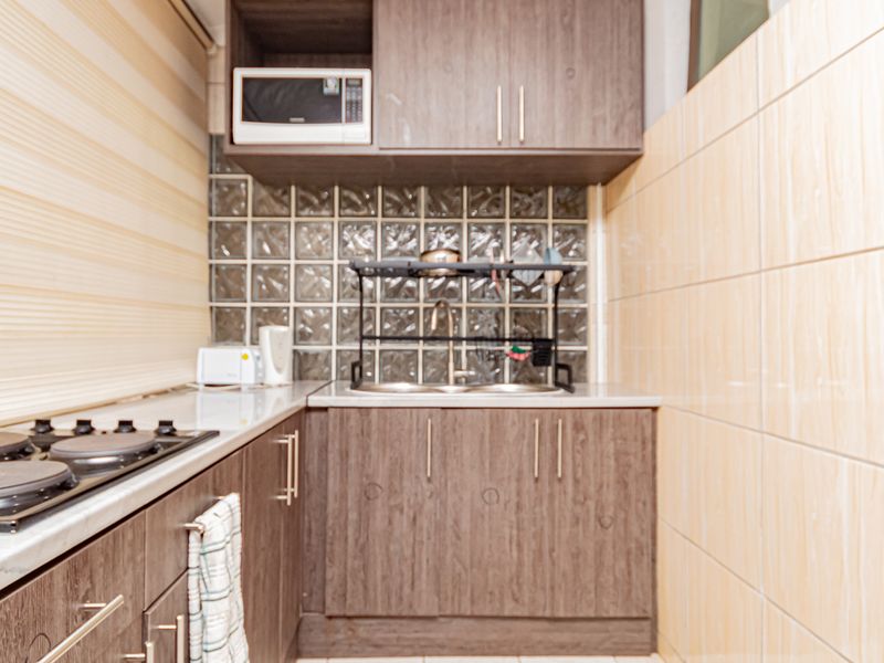 Charming, fully furnished garden cottage. - Photo 6