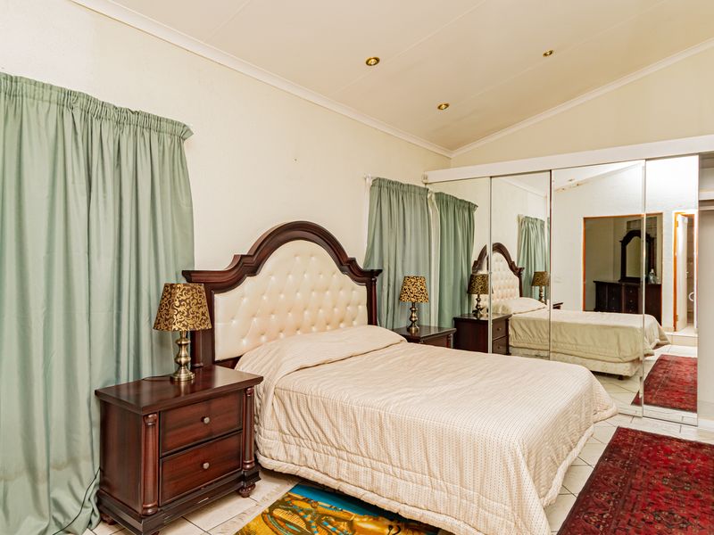 Charming, fully furnished garden cottage. - Photo 9