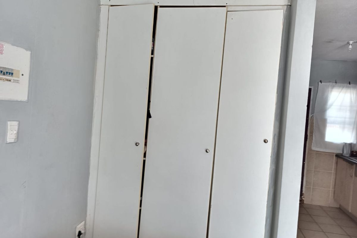 Unleash Your Independence! Spacious Bachelor Apartment - Photo 4