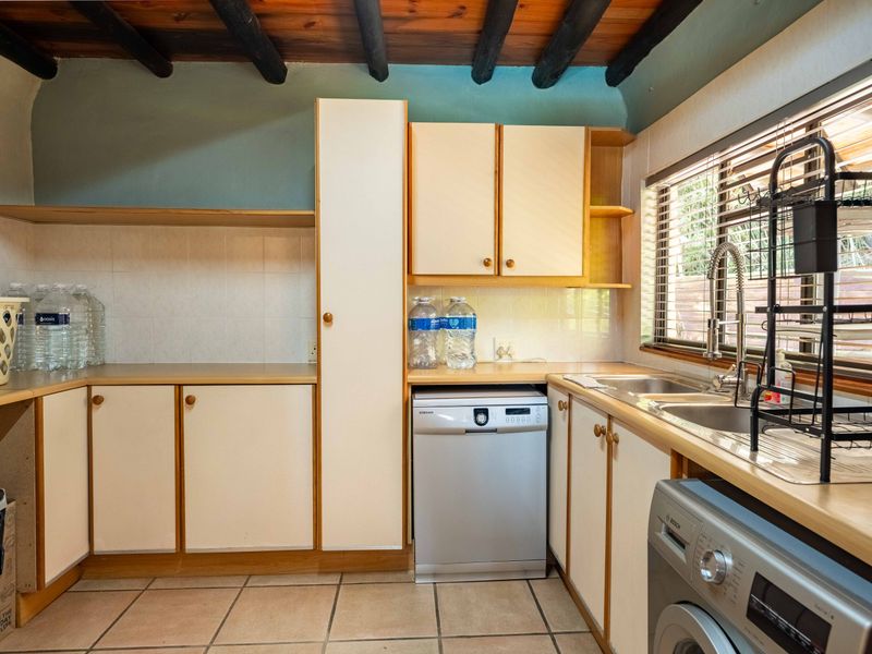 Step into a home that perfectly balances coastal charm with modern sophistication! - Photo 10