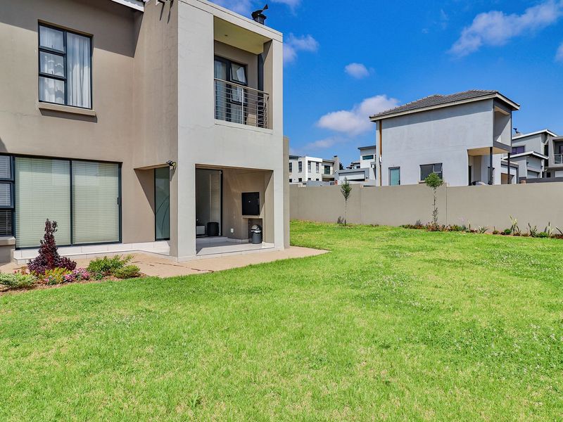 Stunning House in Secure Estate - Photo 4