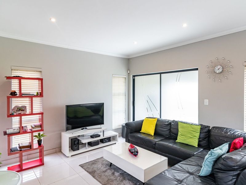 Stunning House in Secure Estate - Photo 9