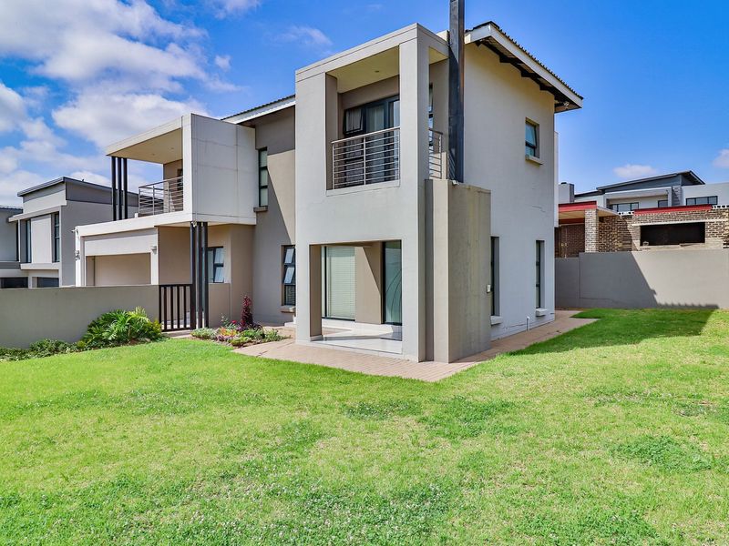 Stunning House in Secure Estate - Photo 3