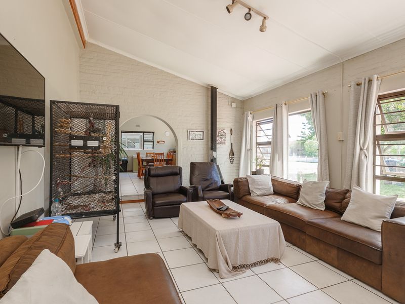 A Hidden Gem in a Prime Struisbaai Location! - Photo 4