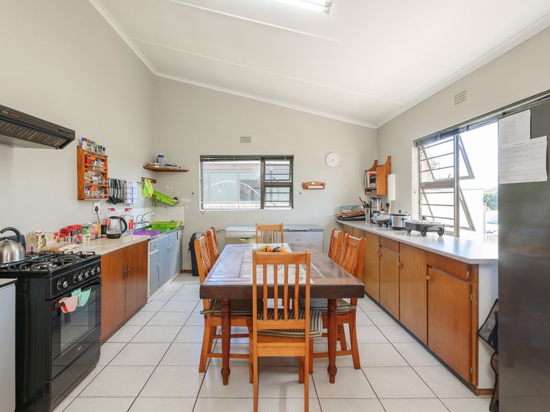 A Hidden Gem in a Prime Struisbaai Location! - Photo 5