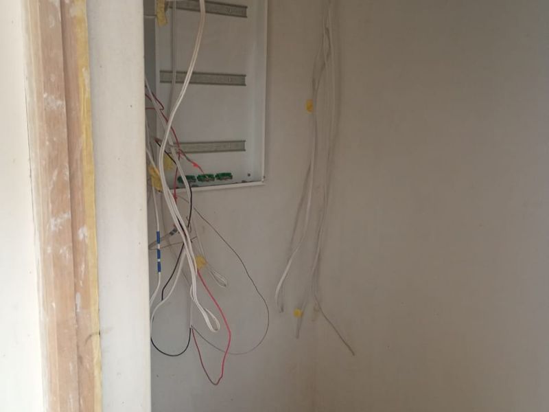 Luxury Corner Property with Massive Potential 80% Renovated in Mondeor - Photo 8