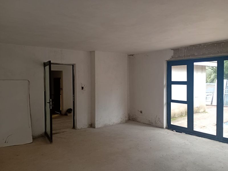 Luxury Corner Property with Massive Potential 80% Renovated in Mondeor - Photo 7