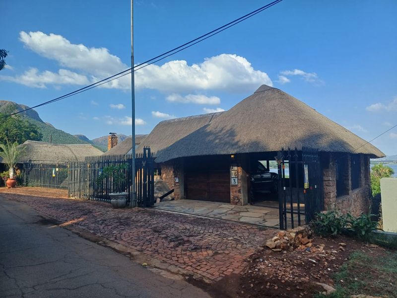 Urgent Sale of the Iconic " Out of Africa" Home in Kosmos