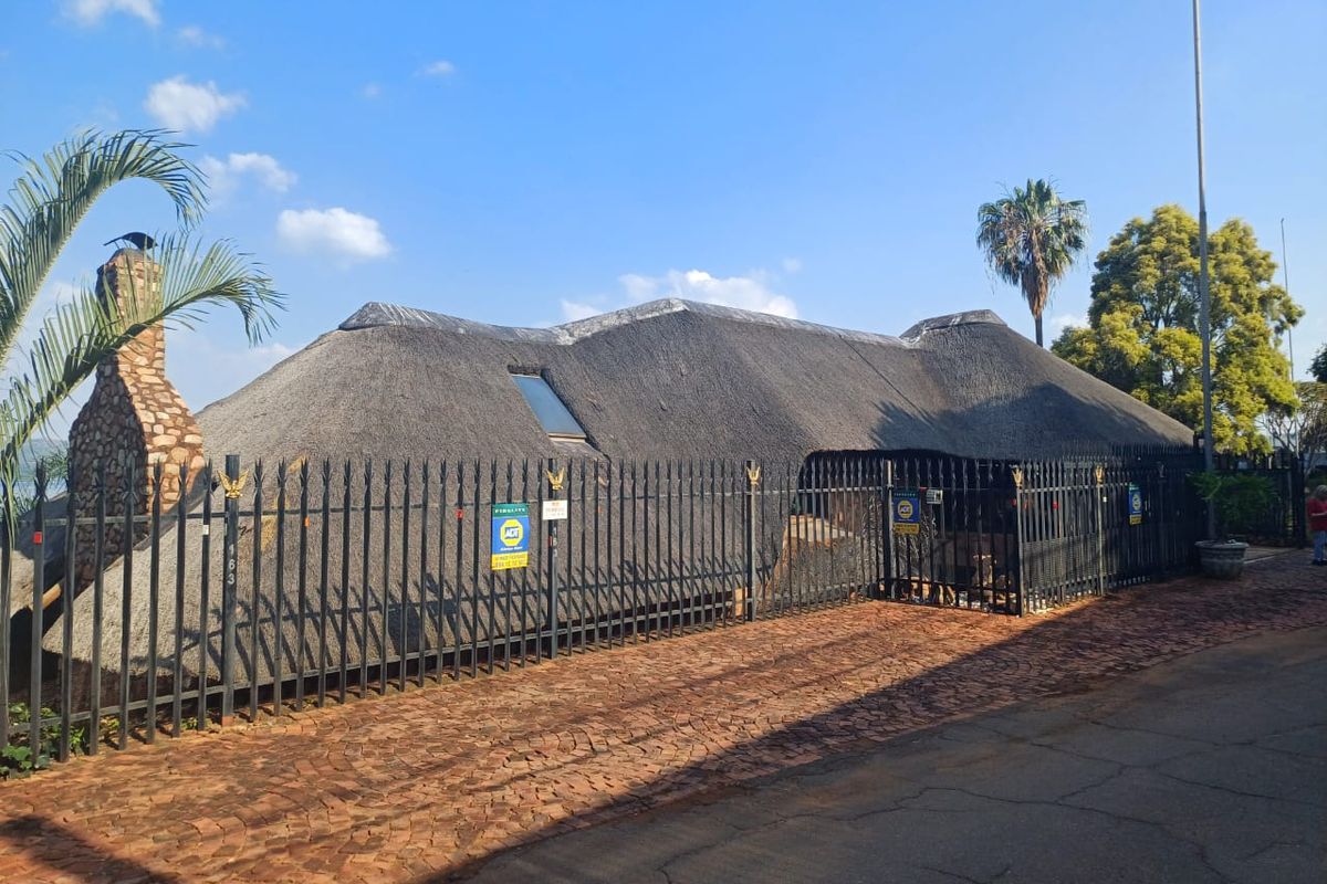 Urgent Sale of the Iconic " Out of Africa" Home in Kosmos - Photo 2