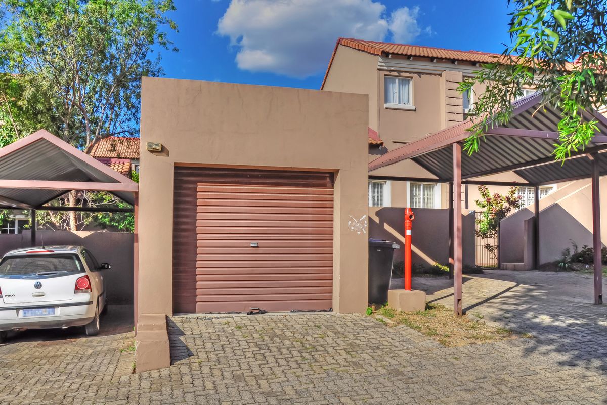 Charming & Versatile 3-Bedroom Home - Photo 3