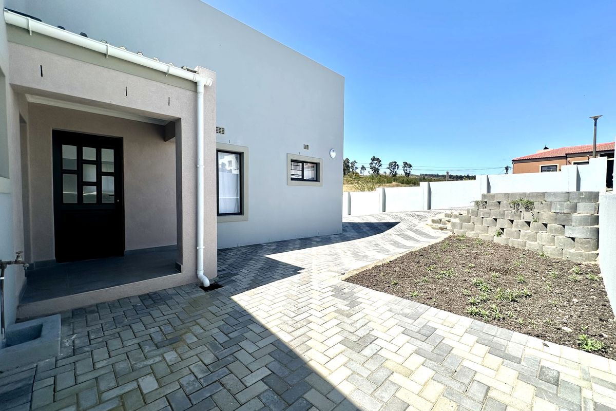 Brand New, Modern Home - Photo 3