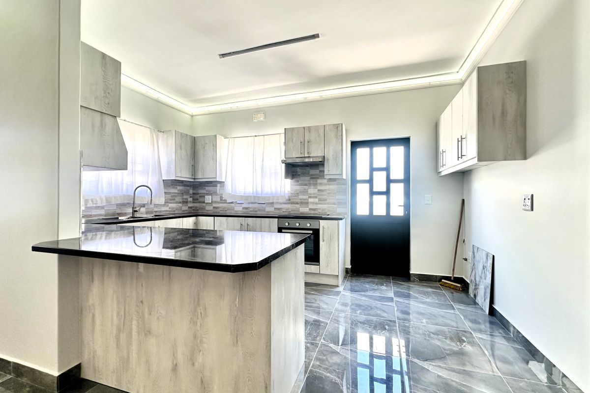 Brand New, Modern Home - Photo 5