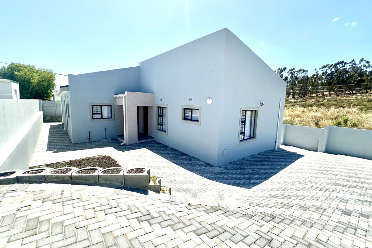 Brand New, Modern Home - Photo 2