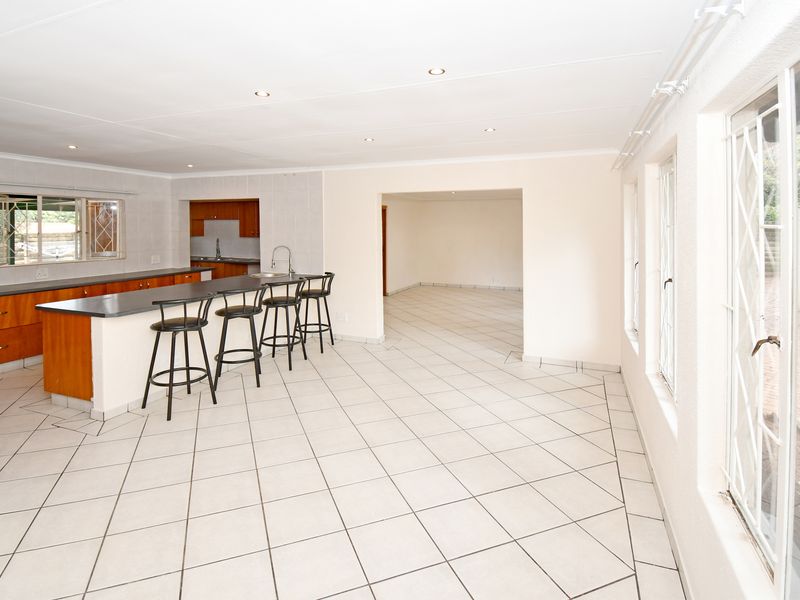 Luxurious 4 Bedroom Dream Home for  Sale in Vorna Valley. - Photo 2