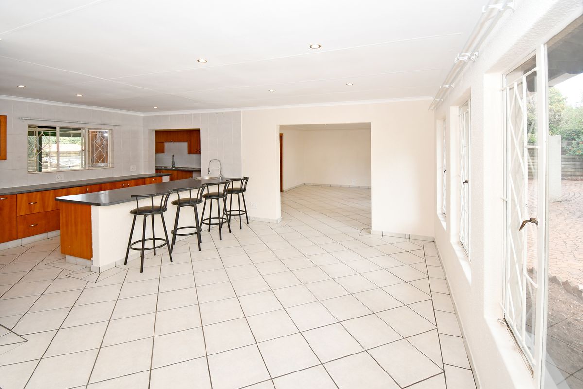 Luxurious 4 Bedroom Dream Home for  Sale in Vorna Valley. - Photo 2