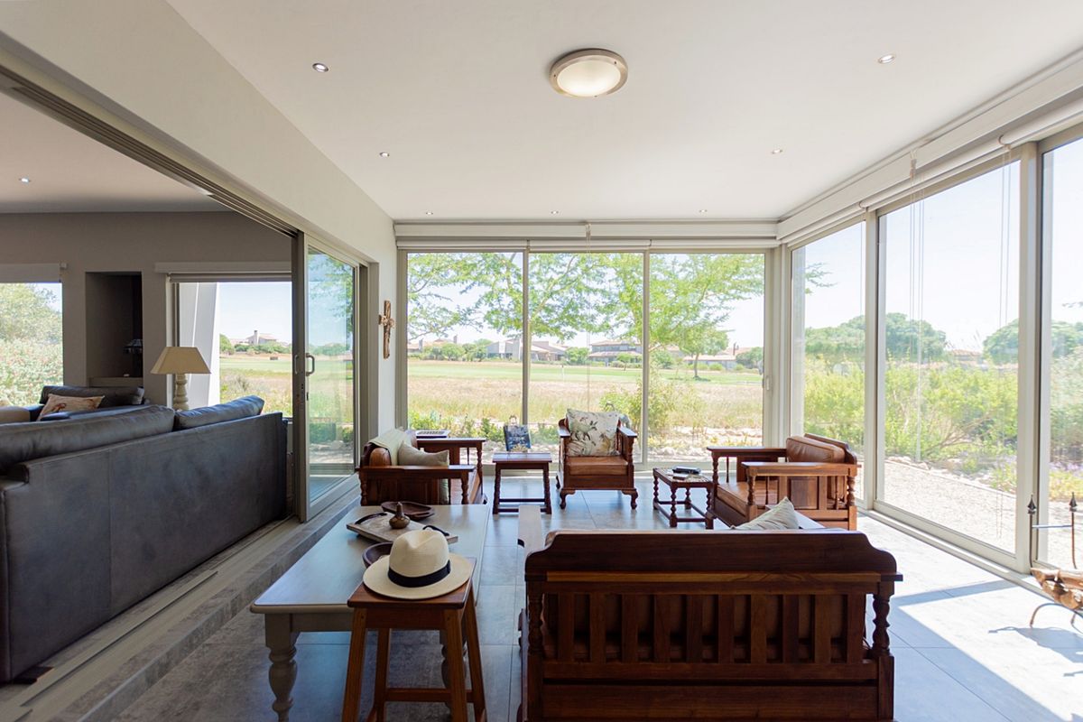 Stylish Double-Storey Residence Overlooking the 2nd Fairway - Photo 4