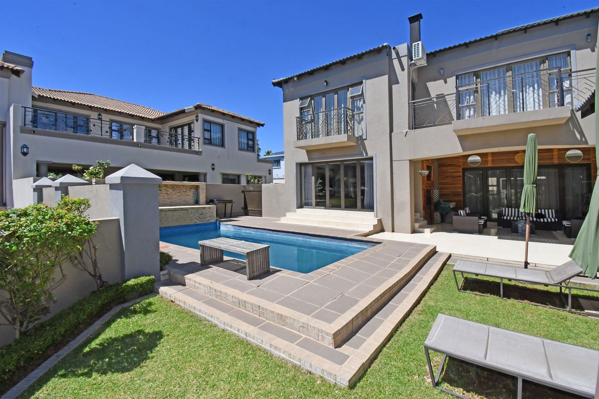 Contemporary Luxury Home in the Prestigious Blue Valley Golf Estate - Photo 4