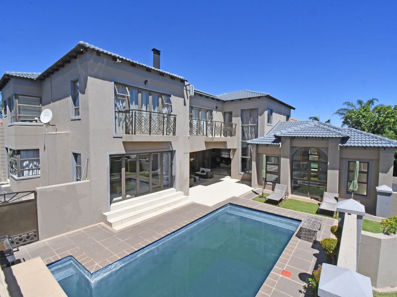 Contemporary Luxury Home in the Prestigious Blue Valley Golf Estate - Photo 2