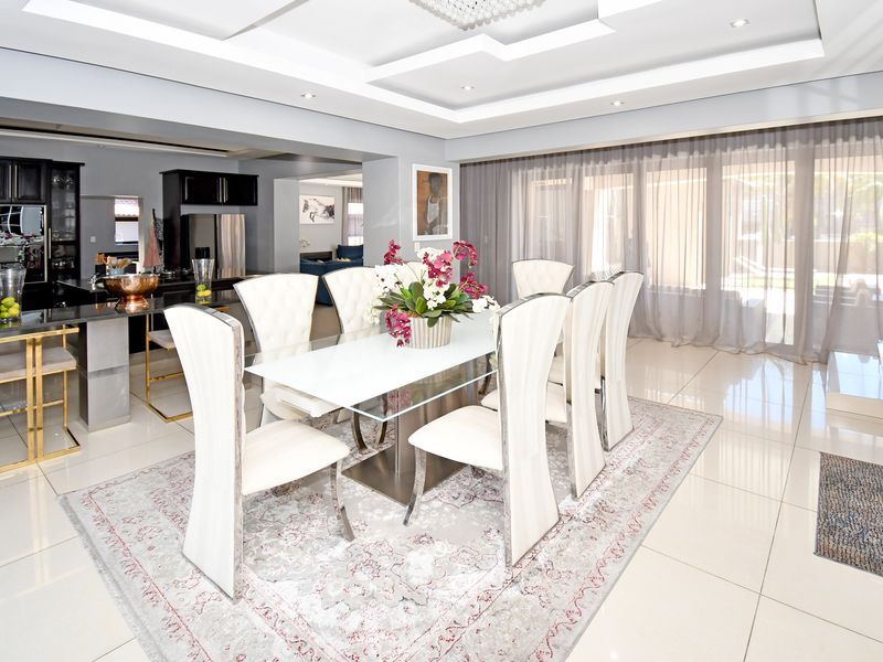 Contemporary Luxury Home in the Prestigious Blue Valley Golf Estate - Photo 9