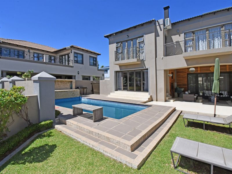 Contemporary Luxury Home in the Prestigious Blue Valley Golf Estate - Photo 4