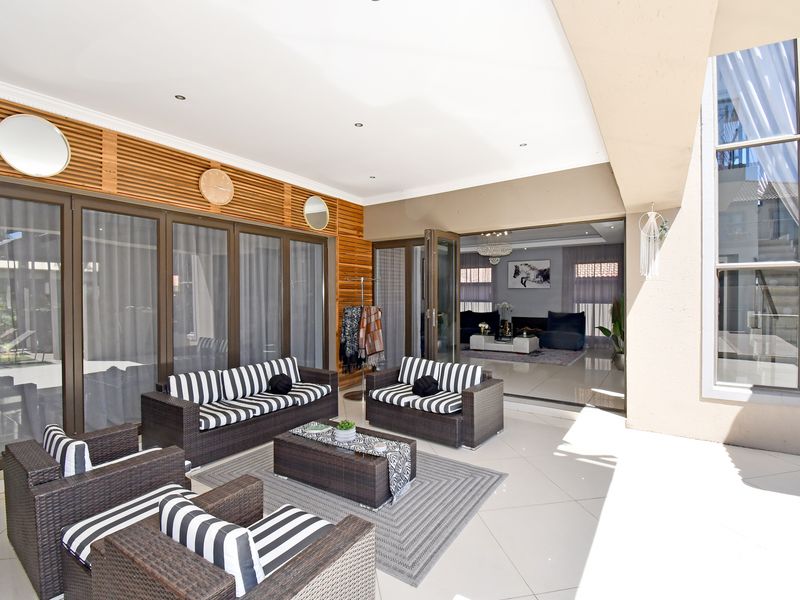 Contemporary Luxury Home in the Prestigious Blue Valley Golf Estate - Photo 4