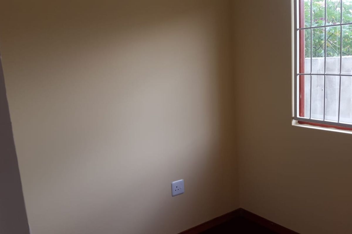 Neat as a pin 3-Bedroom Home in Haven Hills – Comfort, Convenience & Value - Haven Hills - Photo 5