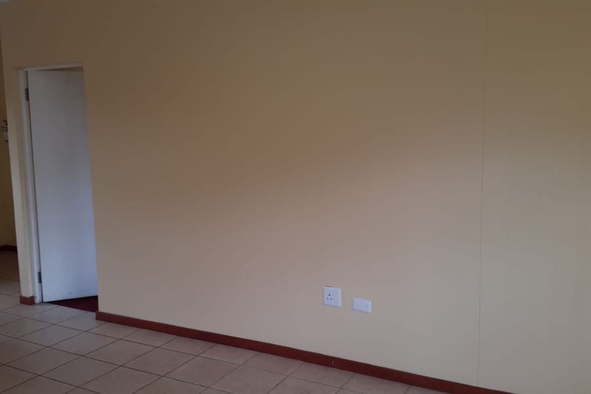 Neat as a pin 3-Bedroom Home in Haven Hills – Comfort, Convenience & Value - Haven Hills - Photo 4