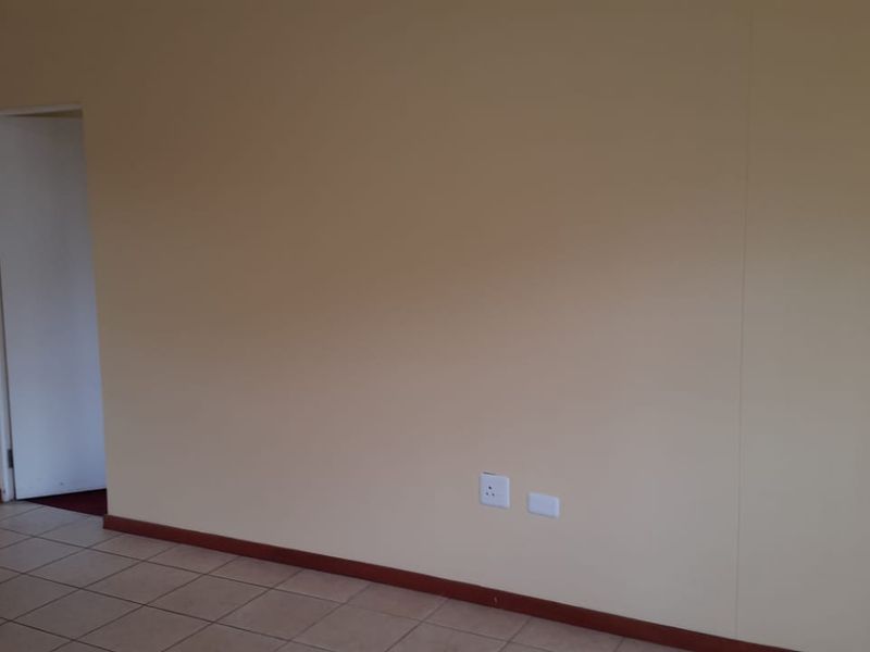 Neat as a pin 3-Bedroom Home in Haven Hills – Comfort, Convenience & Value - Haven Hills - Photo 4