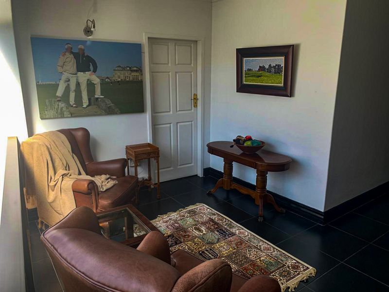 A Hint of the Mediterranean. - Photo 4