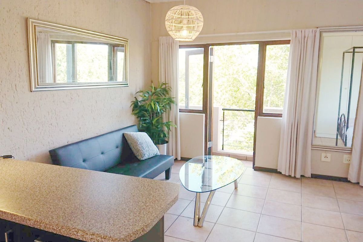 Bright and Neat Top-Floor Studio in Secure, Well-Run Complex - Photo 5