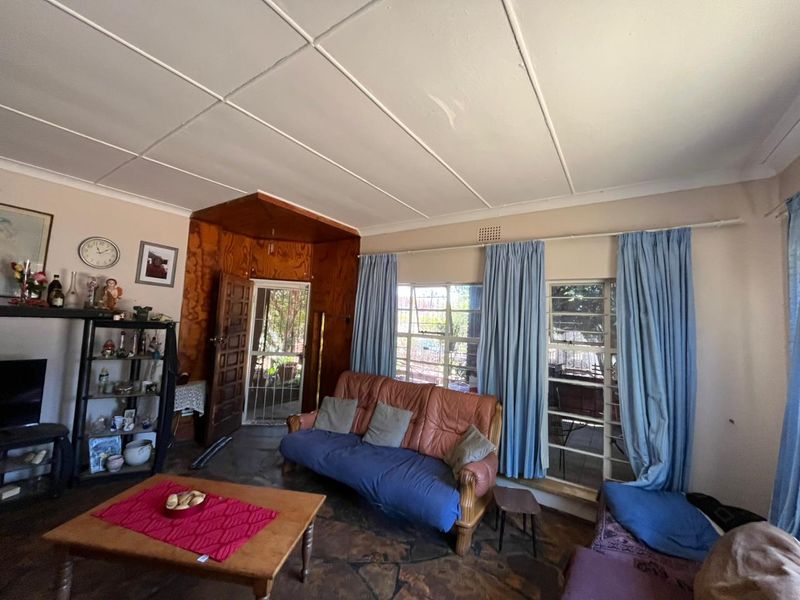 Move-In Ready Gem with Big Yard and Great Potential! - Photo 10