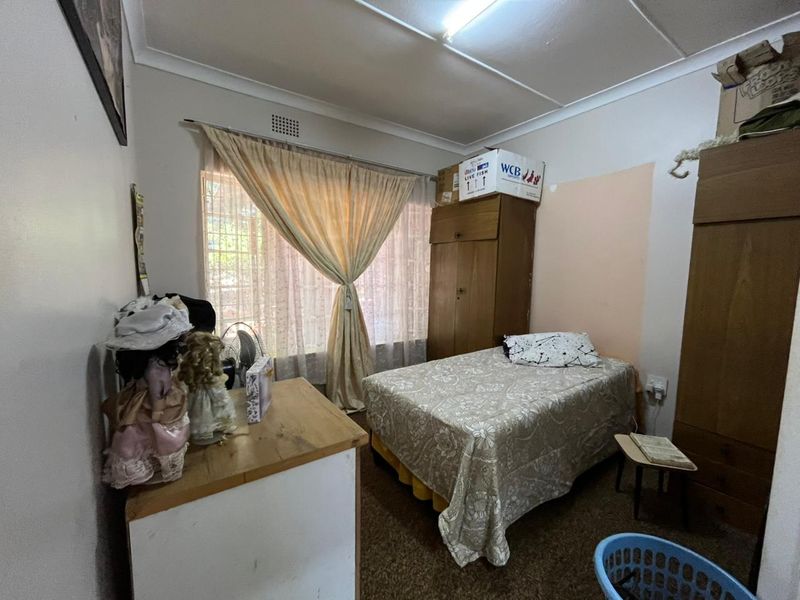 Move-In Ready Gem with Big Yard and Great Potential! - Photo 6