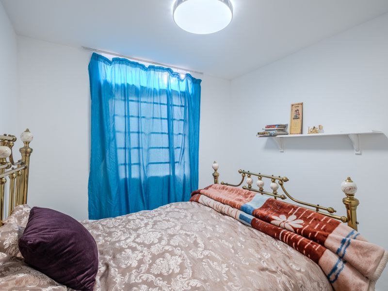 Ground Floor Unit with Small Garden and 24 Hour Security - Photo 9