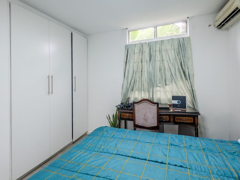 Ground Floor Unit with Small Garden and 24 Hour Security - Photo 8