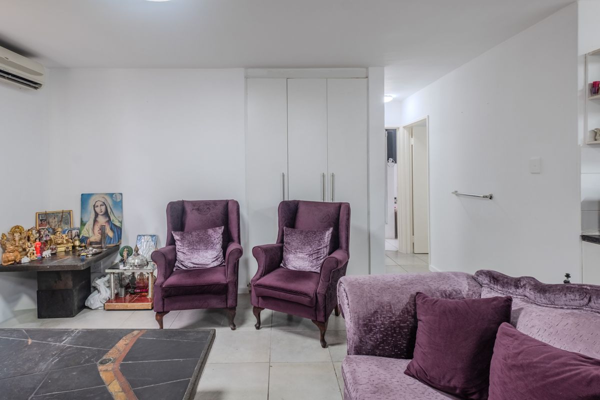 Ground Floor Unit with Small Garden and 24 Hour Security - Photo 3