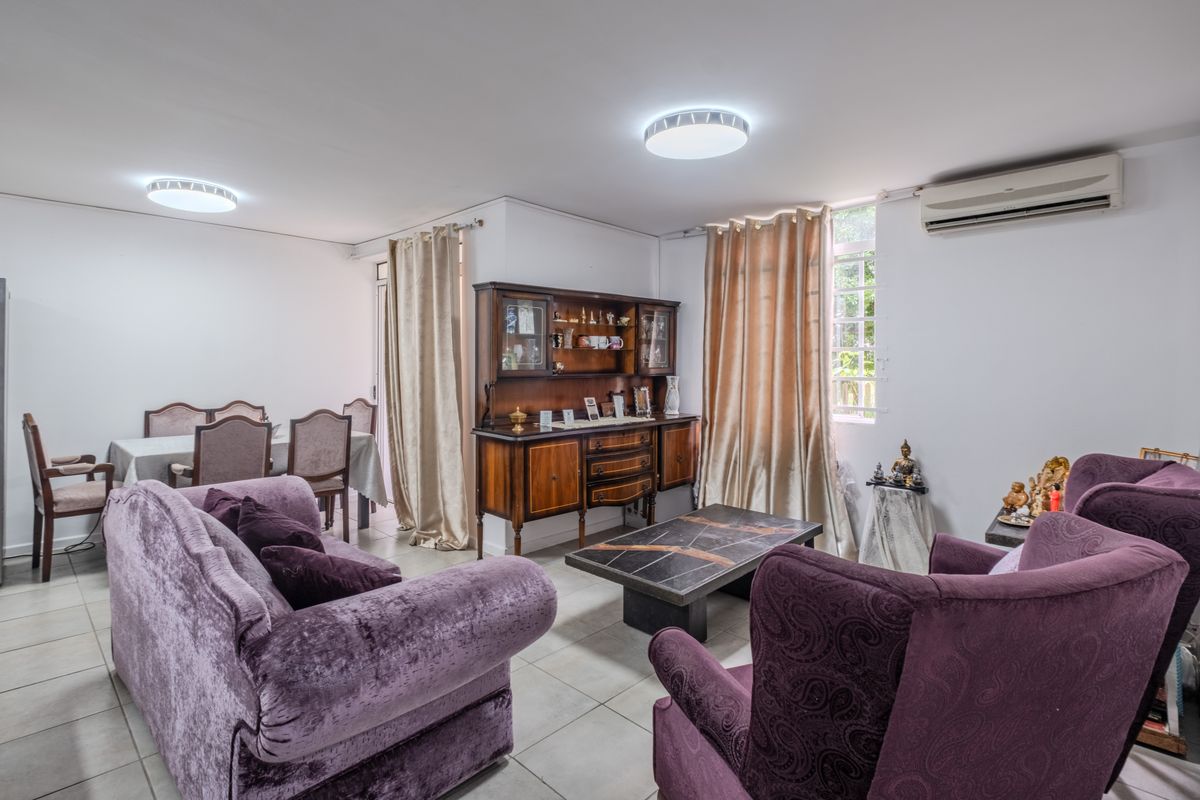 Ground Floor Unit with Small Garden and 24 Hour Security - Photo 5