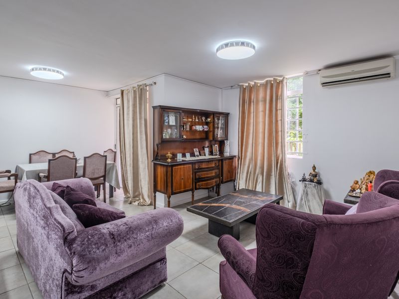 Ground Floor Unit with Small Garden and 24 Hour Security - Photo 5