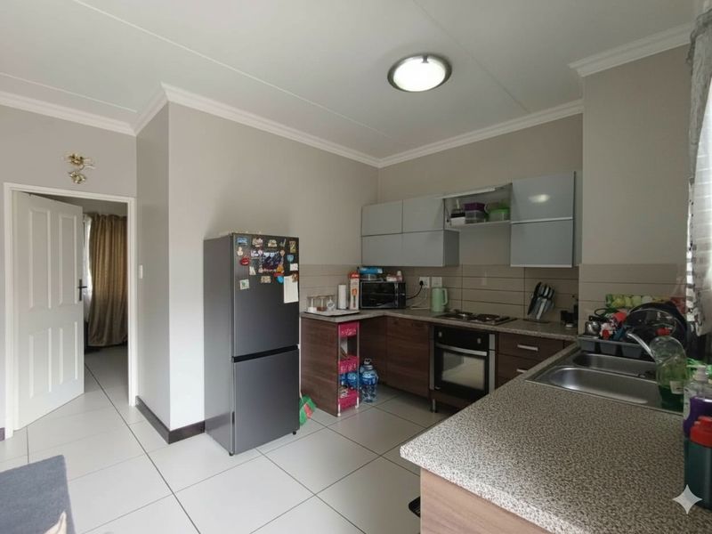 Move-In Ready: Modern 1-Bed Ground Floor Apartment in Dekko Heights - Photo 6