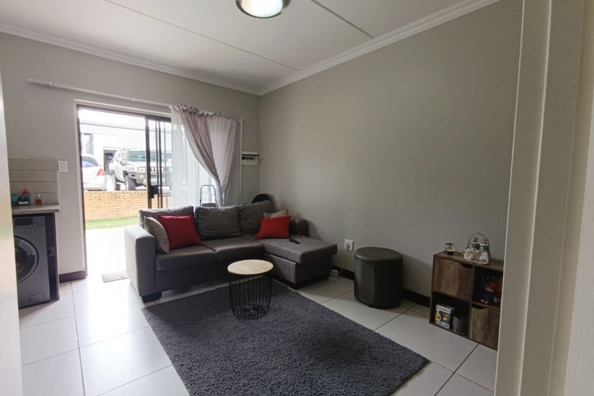 Move-In Ready: Modern 1-Bed Ground Floor Apartment in Dekko Heights - Photo 3