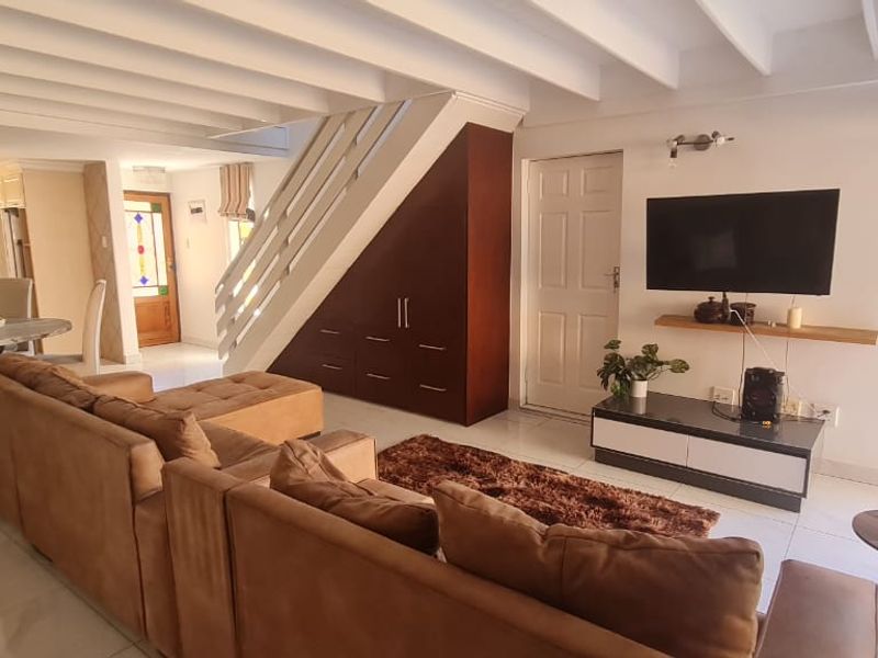 Modern 4-Bedroom Cluster for rent! - Photo 8