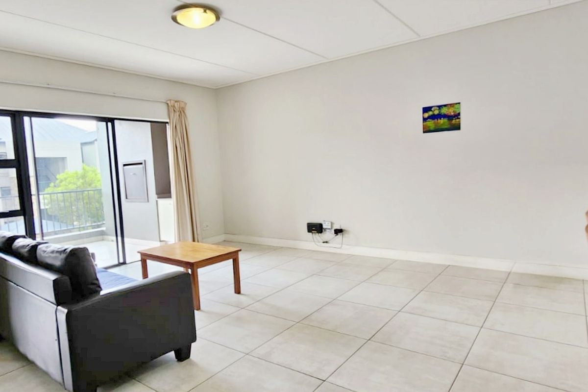 Divine 3-Bedroom First Floor Unit in The Polofields – Perfect Investment or Professional Couple - Photo 3