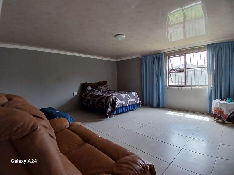 3 BEDROOM FAMILY HOME LOCATED IN A TRANQUIL SUBURB OF GONUBIE - Photo 7