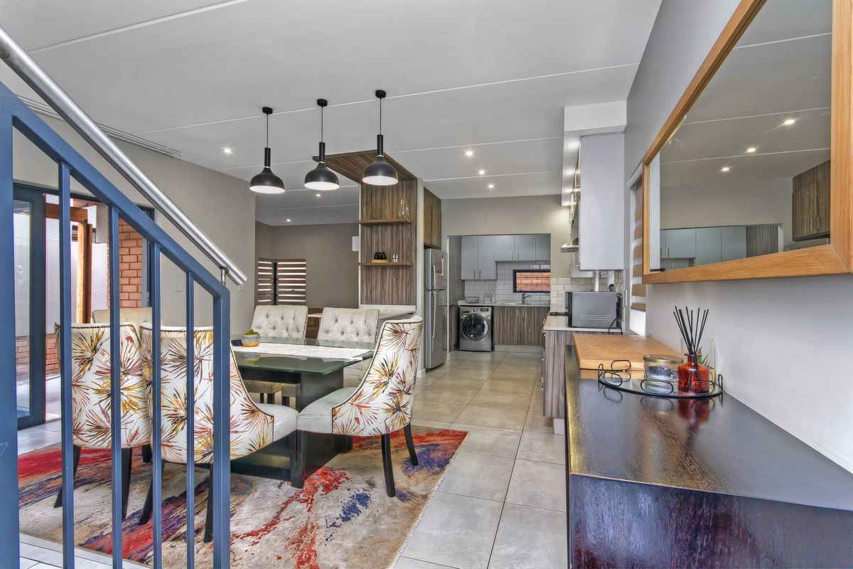 Elegant Family Living in The Woods, Kyalami – Spacious 4 Bedroom Home with Premium Lifestyle Appeal - Photo 2