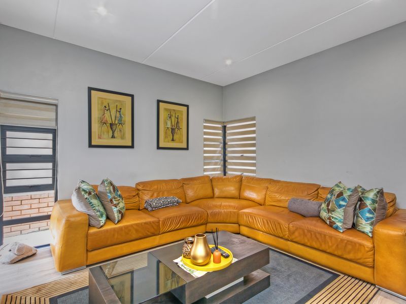Elegant Family Living in The Woods, Kyalami – Spacious 4 Bedroom Home with Premium Lifestyle Appeal - Photo 5