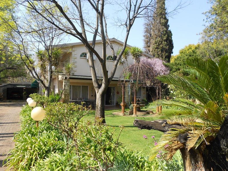 Charming 4 bedroom house for sale in Parys - your dream home awaits! - Photo 2