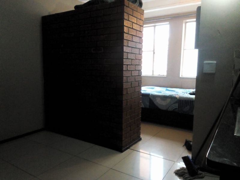 1Bedroom Apartment in Times Square, Braamfontein - Photo 6