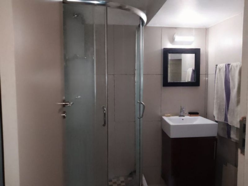 1Bedroom Apartment in Times Square, Braamfontein - Photo 7