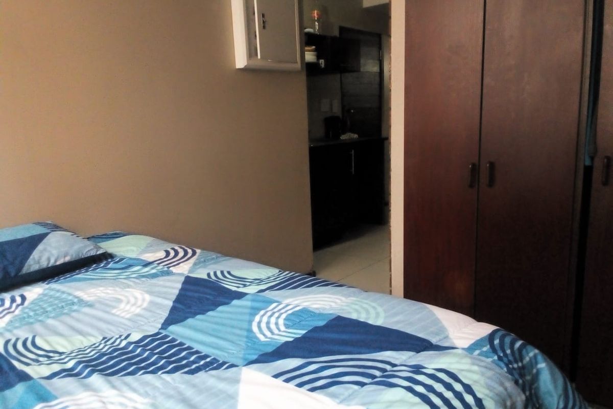 1Bedroom Apartment in Times Square, Braamfontein - Photo 5