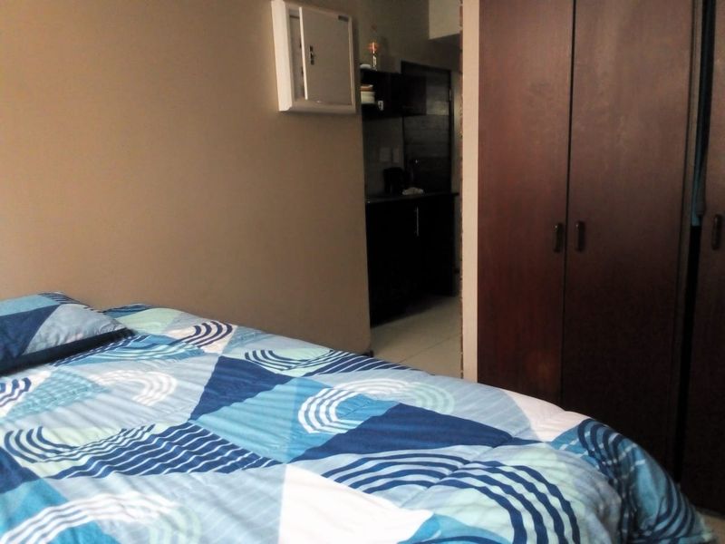 1Bedroom Apartment in Times Square, Braamfontein - Photo 5